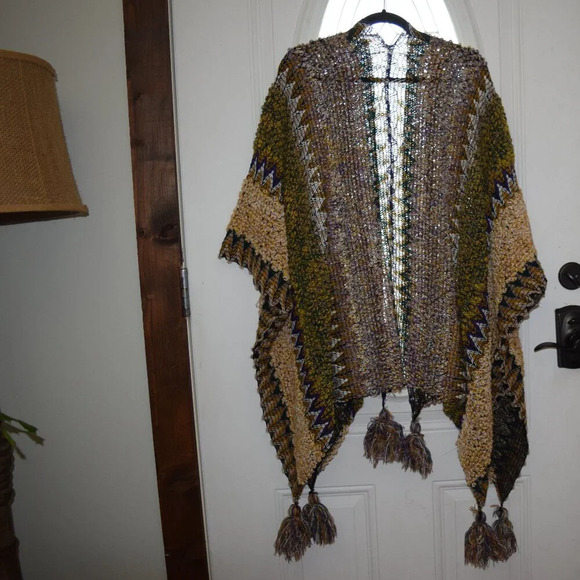 BOHEMIAN Women's Colorful Knit Shawl Rauna with Tassels One Size Fits Most - Picture 3 of 4